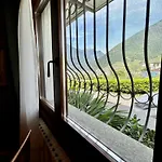 Bon Dog Friendly Apartment Tirano